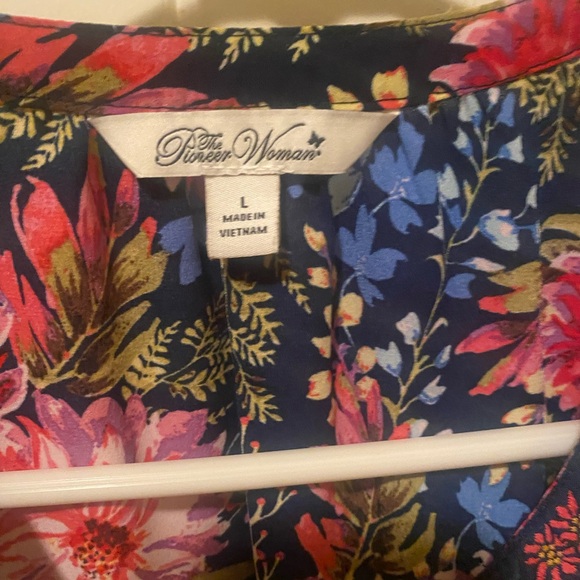 The Pioneer Woman Floral Blouse -Size L Blue Pink - Picture 2 of 5